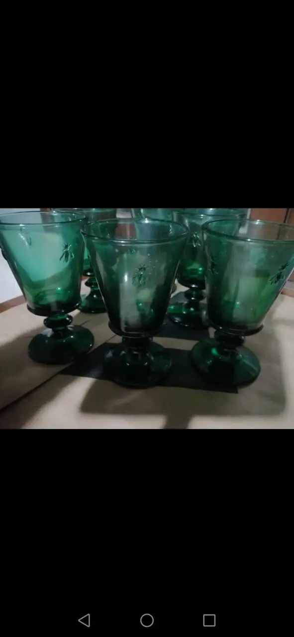 Set de copas de vidrio verde con diseño - 2