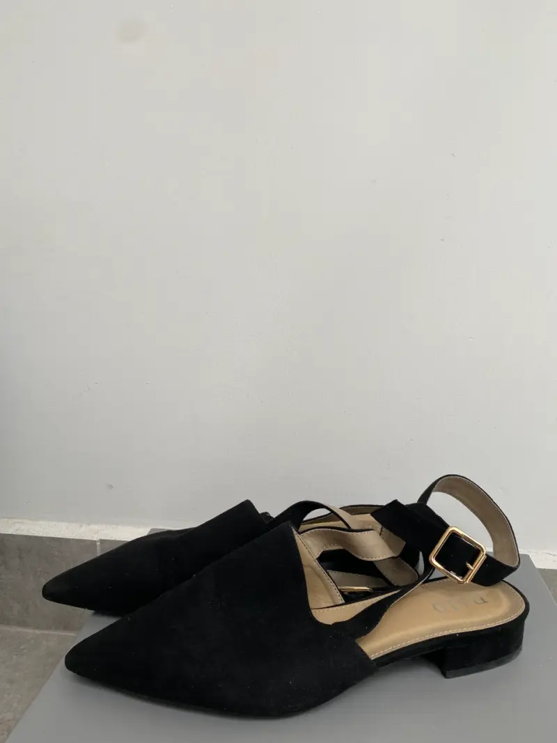 Zapatos de mujer negros con hebilla - 1