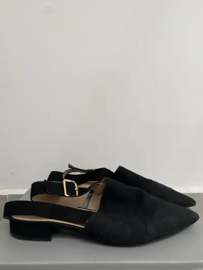 Zapatos de mujer negros con hebilla - miniatura 2