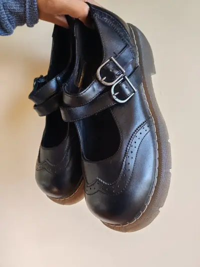 Zapatos escolares negros con hebillas Romano - miniatura 3