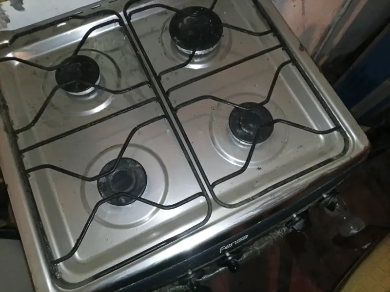 Cocina a gas Fensa con horno incorporado - 1