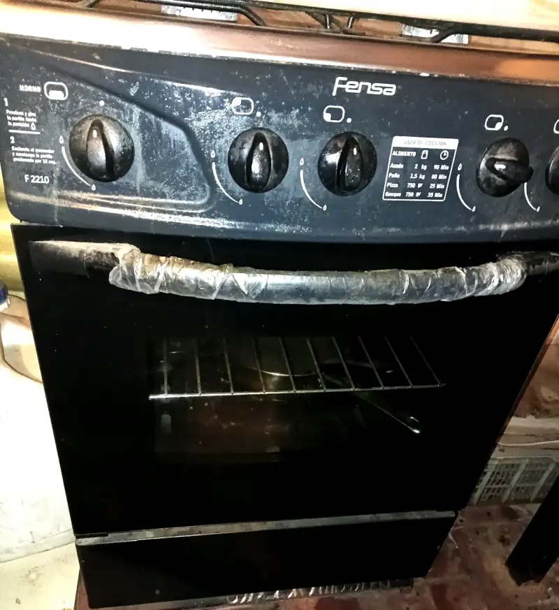 Cocina a gas Fensa con horno incorporado - 2