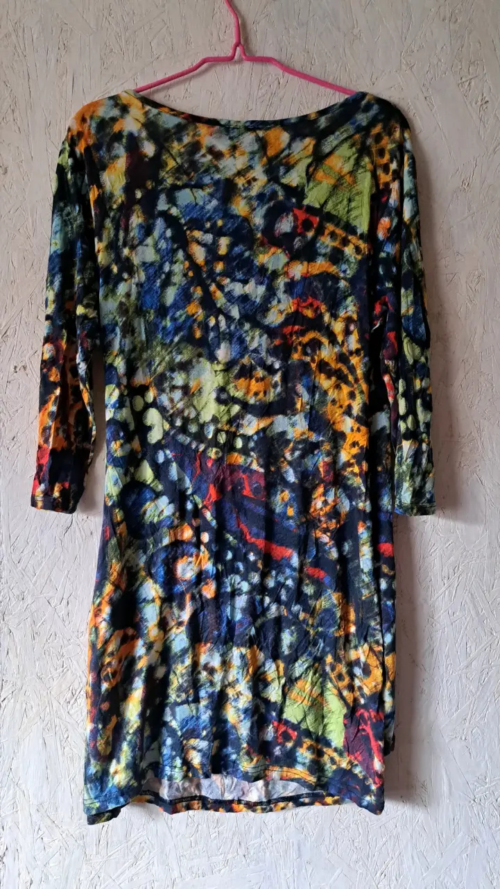 Vestido corto estampado multicolor con mangas 3/4 - 4