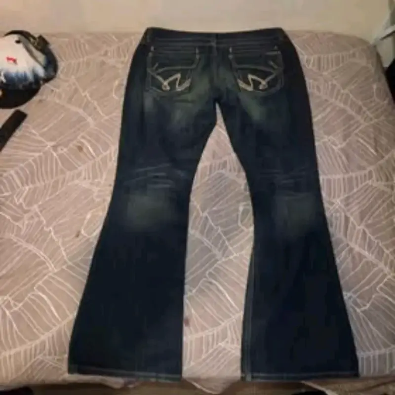 Jeans de mezclilla azul oscuro Cruel para mujer - 2