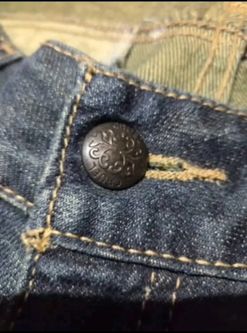 Jeans de mezclilla azul oscuro Cruel para mujer - 3