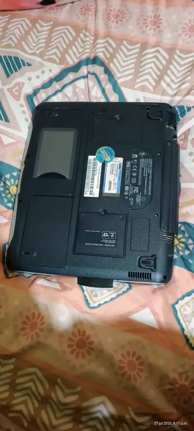 Laptop Compaq Presario 700 con tarjeta AVerMedia - miniatura 2