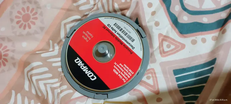 Laptop Compaq Presario 700 con tarjeta AVerMedia - 6