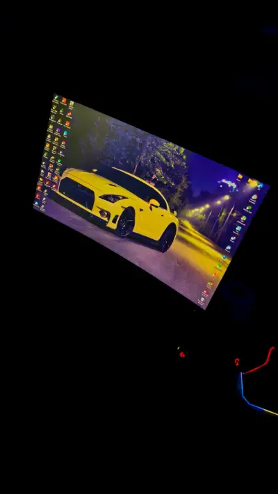 Monitor Gaming Curvo MSI Optix MAG24C 24 pulgadas - miniatura 2