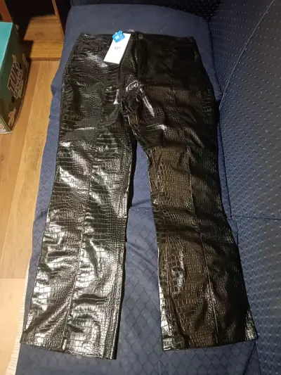 Pantalón textura croco Alaniz + María Pombo XL - miniatura 1