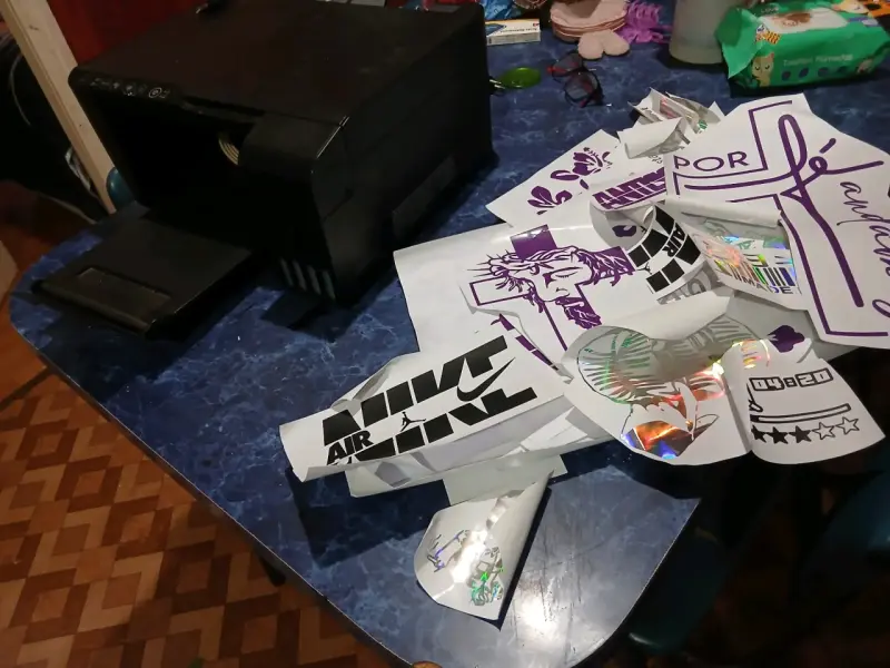 Stickers Personalizados para Vehículos y Decoración - 6