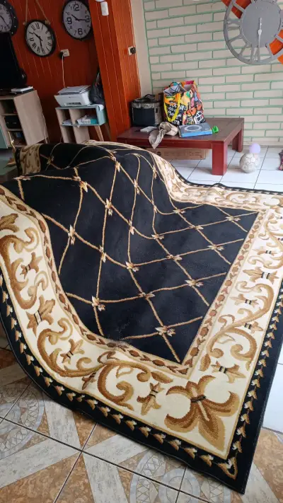 Alfombra Kashanking Anteprugs negra y beige - miniatura 3