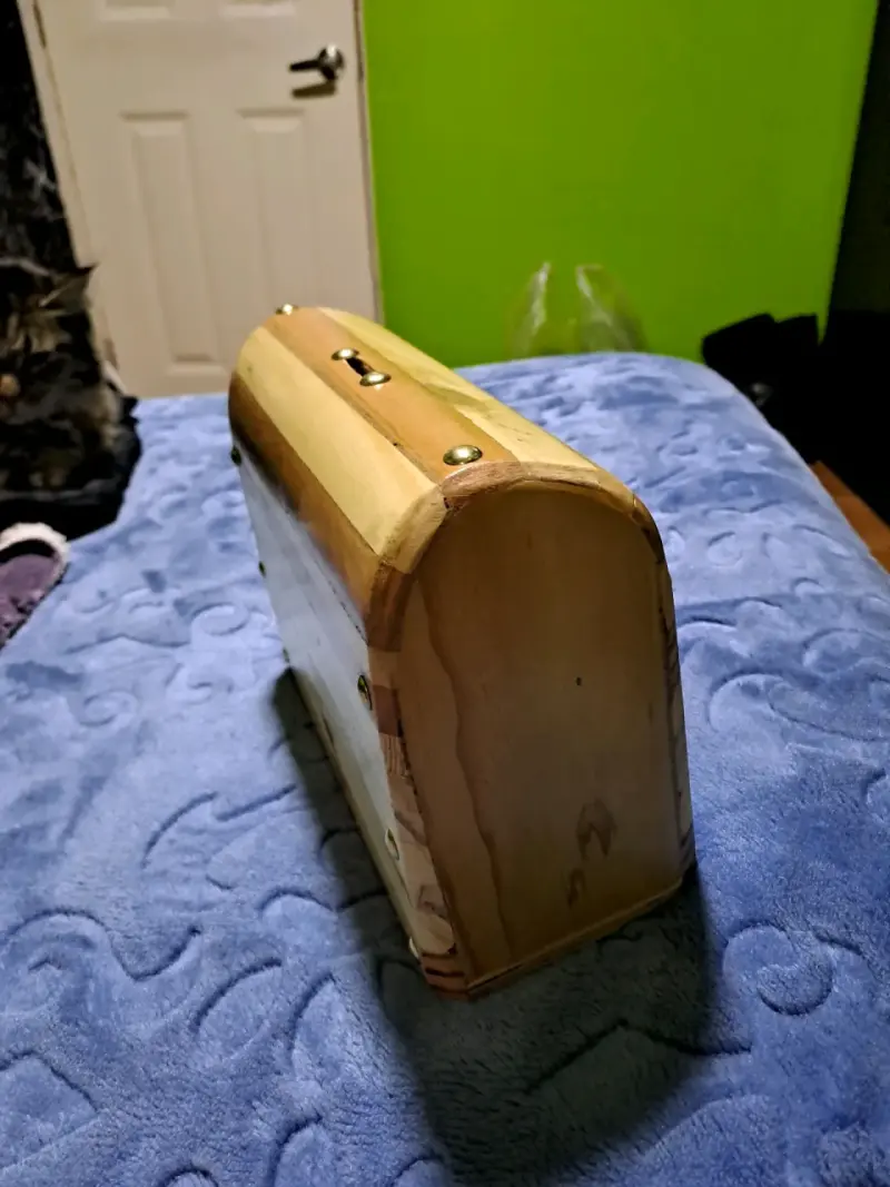 Alcancia de madera pino y roble - 2
