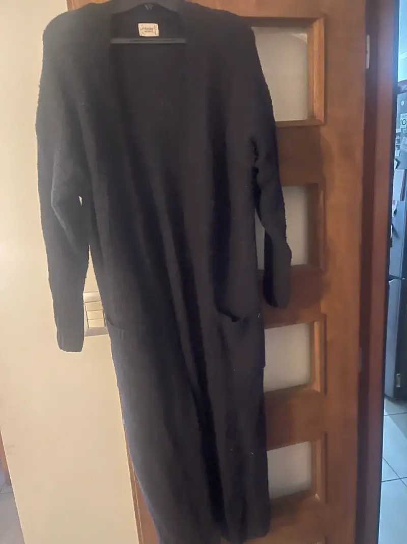 Chaleco  largo negro de lana para mujer