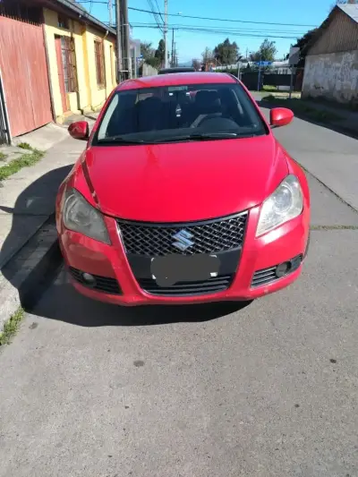 Auto Suzuki Kizashi 2010 Rojo en Buen Estado - miniatura 1