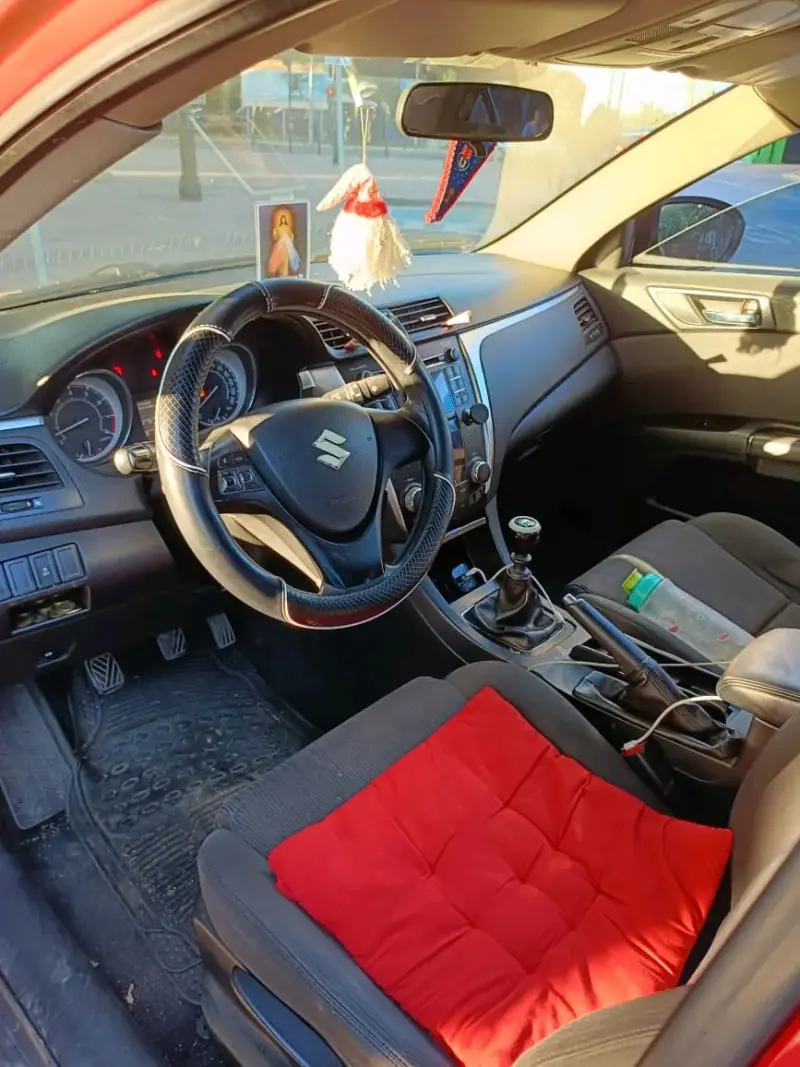 Auto Suzuki Kizashi 2010 Rojo en Buen Estado - 3