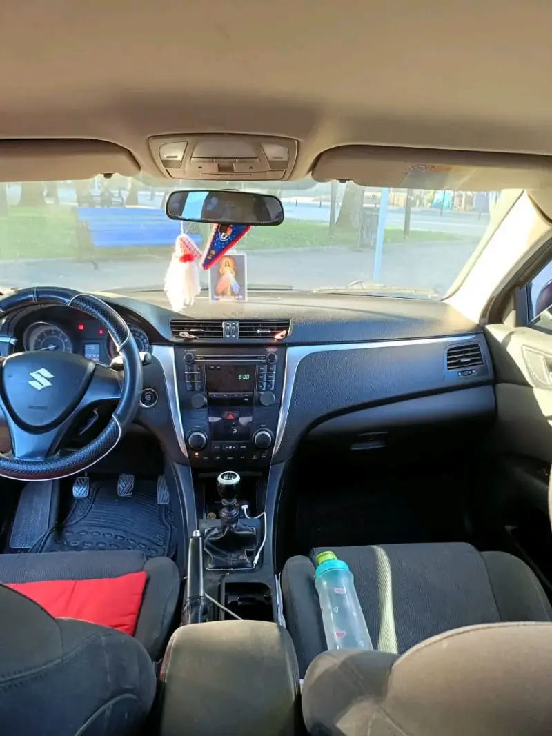 Auto Suzuki Kizashi 2010 Rojo en Buen Estado - 4