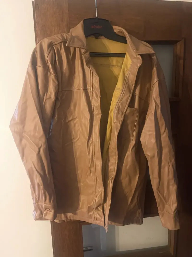 Chaqueta de cuero sintético marrón para mujer