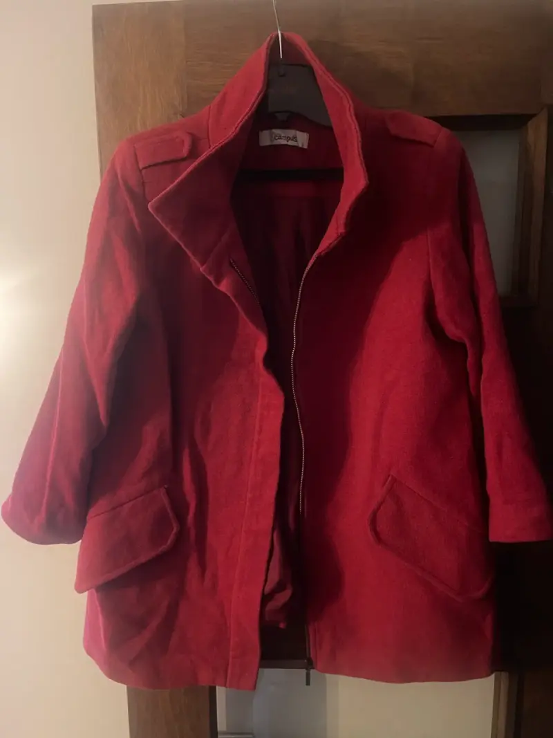 Abrigo rojo para mujer Campus