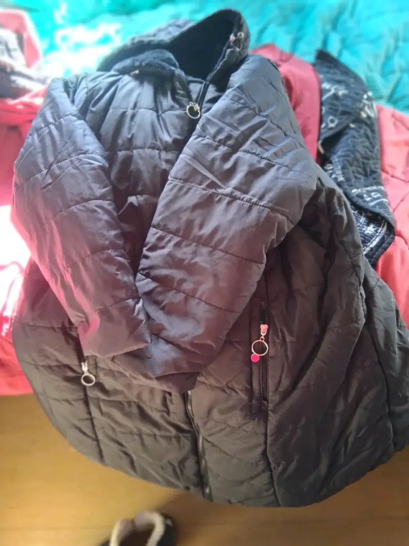 Parka de Invierno Negro con Capucha - 3