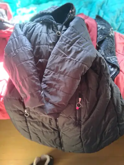 Parka de Invierno Negro con Capucha - miniatura 3