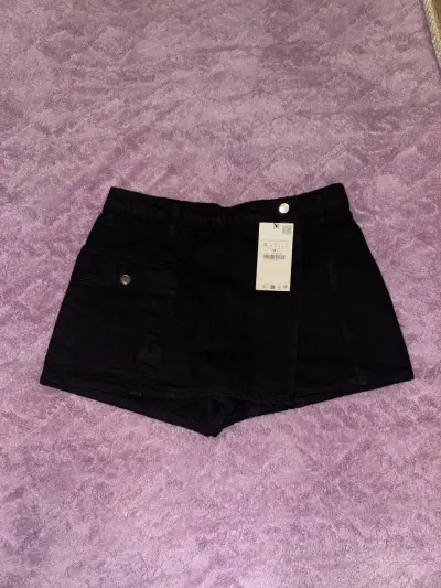 Shorts de mezclilla negros para mujer - miniatura 1