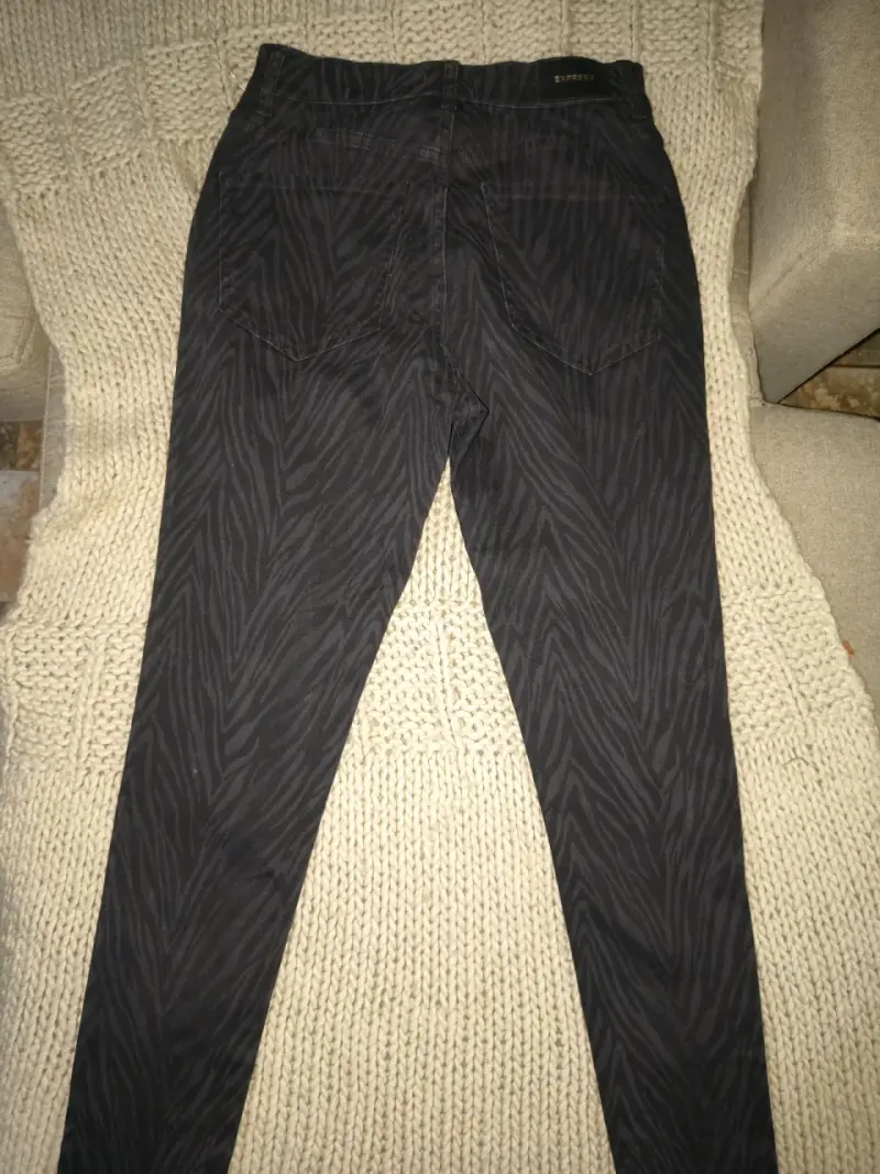 Pantalones negros con diseño de cebra para mujer - 2