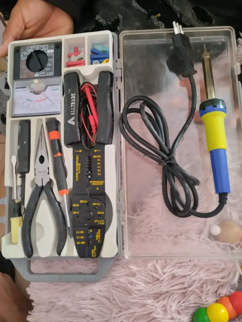 Kit de herramientas eléctricas con multímetro y soldador - 2