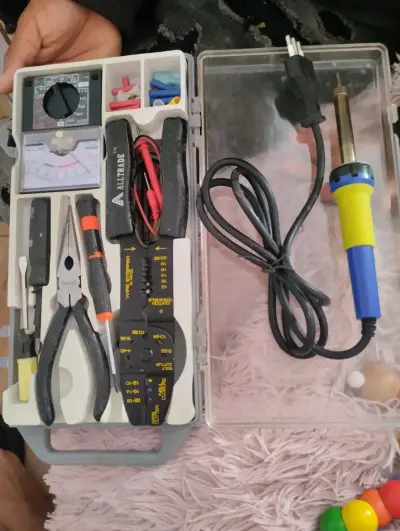 Kit de herramientas eléctricas con multímetro y soldador - miniatura 2