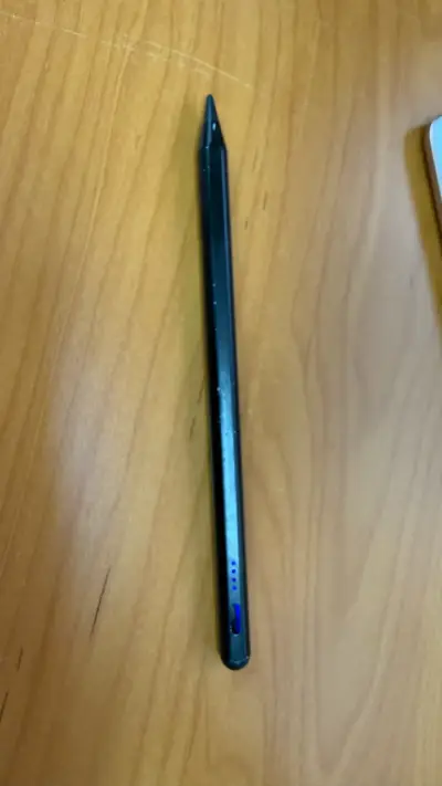 iPad con funda protectora y lápiz - miniatura 5