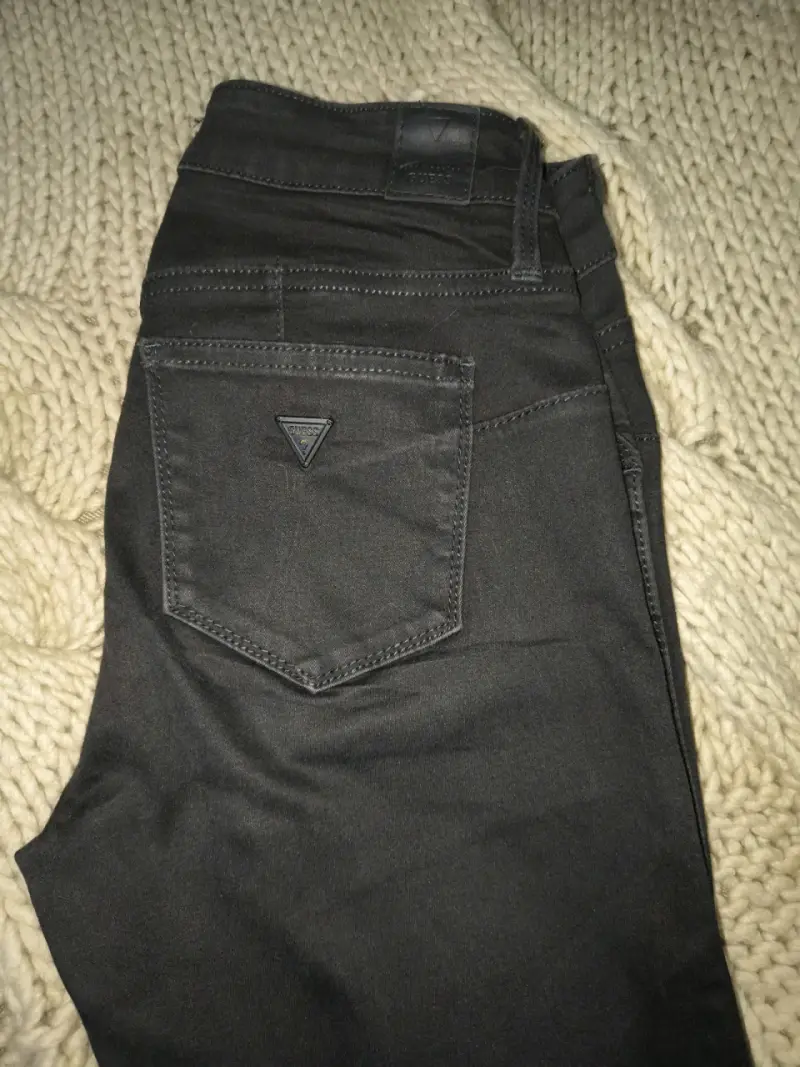 Jeans negros Guess para mujer - 2