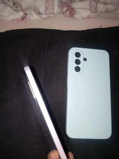 Samsung Galaxy A36 5G con caja original - miniatura 4