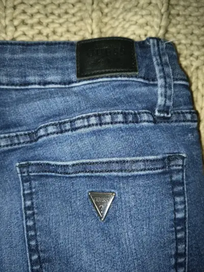 Jeans ajustados Guess para mujer - miniatura 2