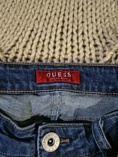 Jeans ajustados Guess para mujer - miniatura 1