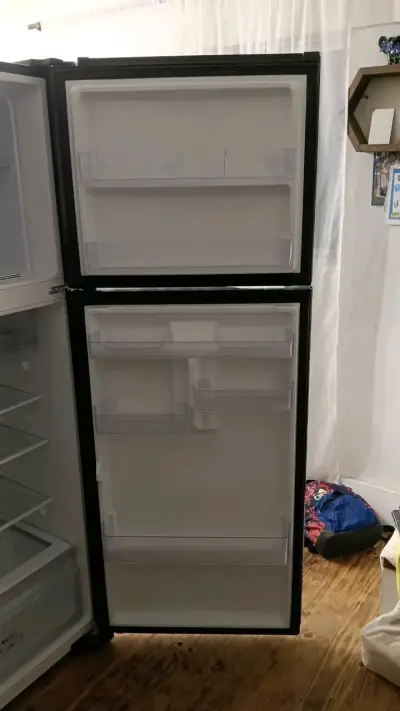 Refrigerador Samsung con dispensador de agua - miniatura 2