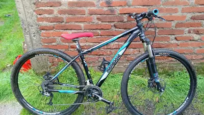 Bicicleta de montaña Mongoose con suspensión - miniatura 1