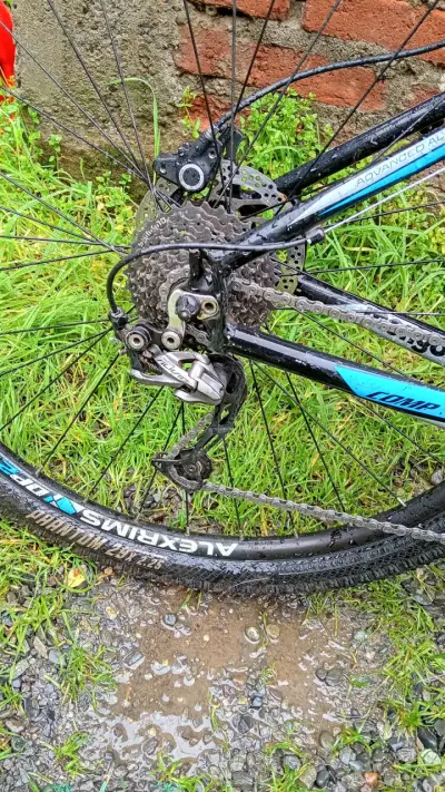 Bicicleta de montaña Mongoose con suspensión - miniatura 4