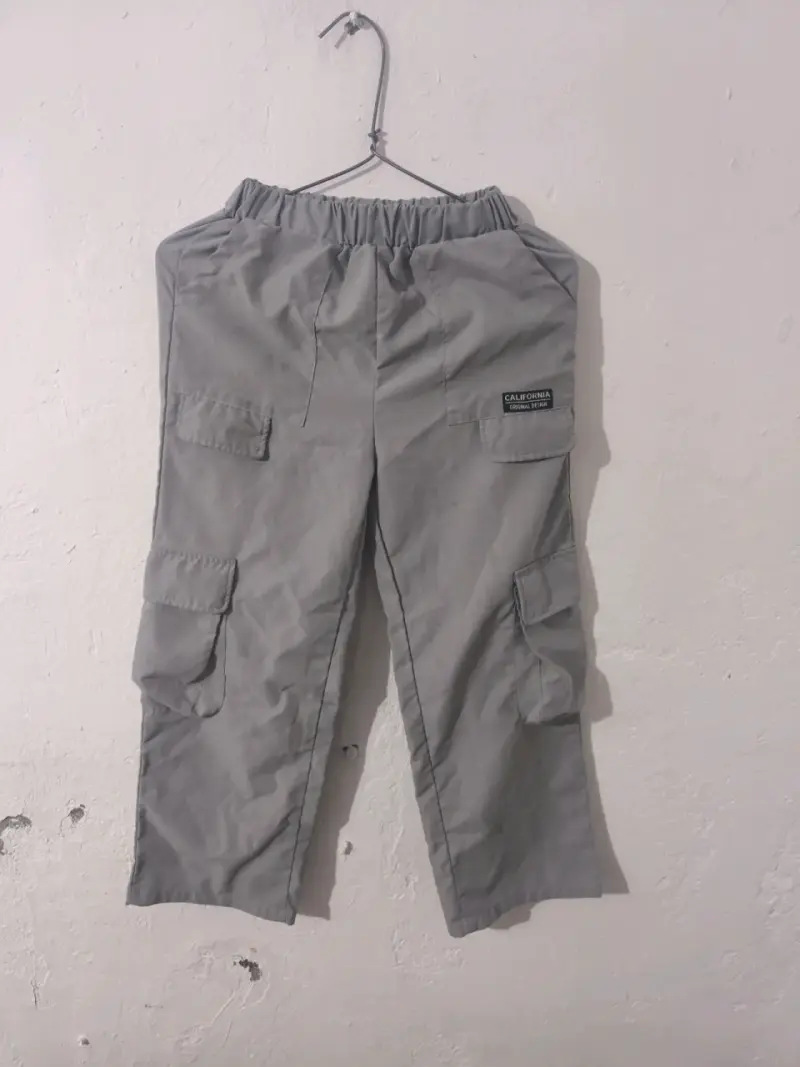 Pantalones rosados para niña con diseño casual - 3