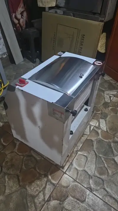 Amasadora industrial de acero inoxidable - miniatura 1