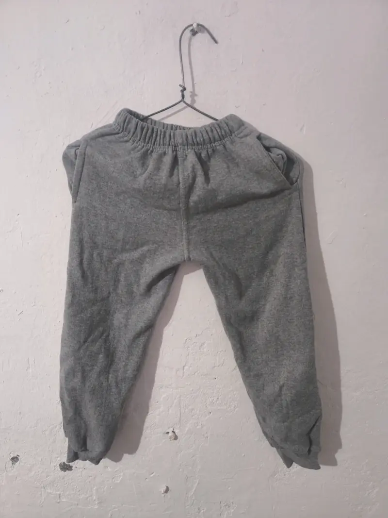Conjunto de polerón y pantalón para niños - 2