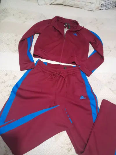 Conjunto deportivo Adidas burdeos y azul para mujer - miniatura 2