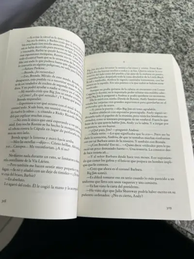 Libro 'La Cúpula' de Stephen King en buen estado - miniatura 2