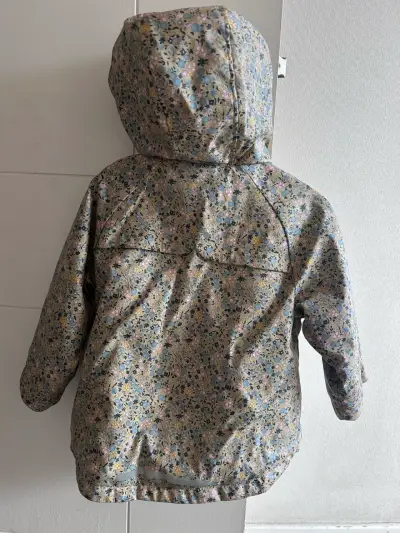 Chaqueta impermeable infantil con capucha - miniatura 2