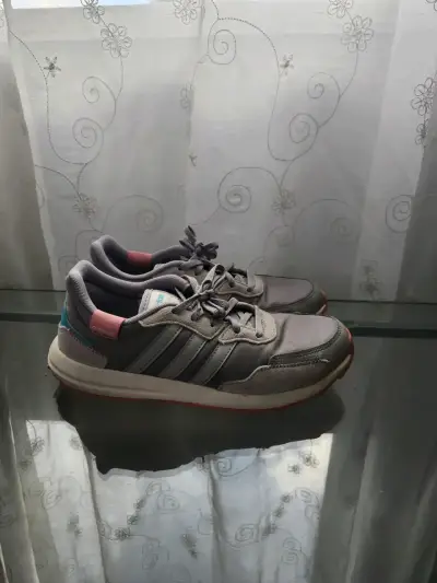 Zapatillas deportivas grises Adidas para mujer - miniatura 2