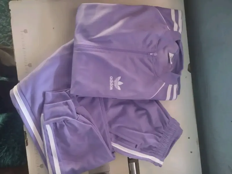 Conjunto deportivo morado Adidas para mujer - 3