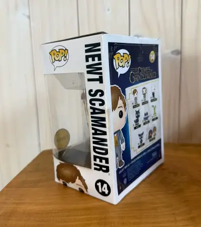 Figura Funko Pop Newt Scamander Edición Chase - miniatura 3