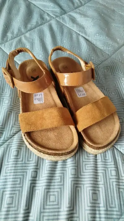 Sandalias marrón para niña talla 34 - miniatura 1
