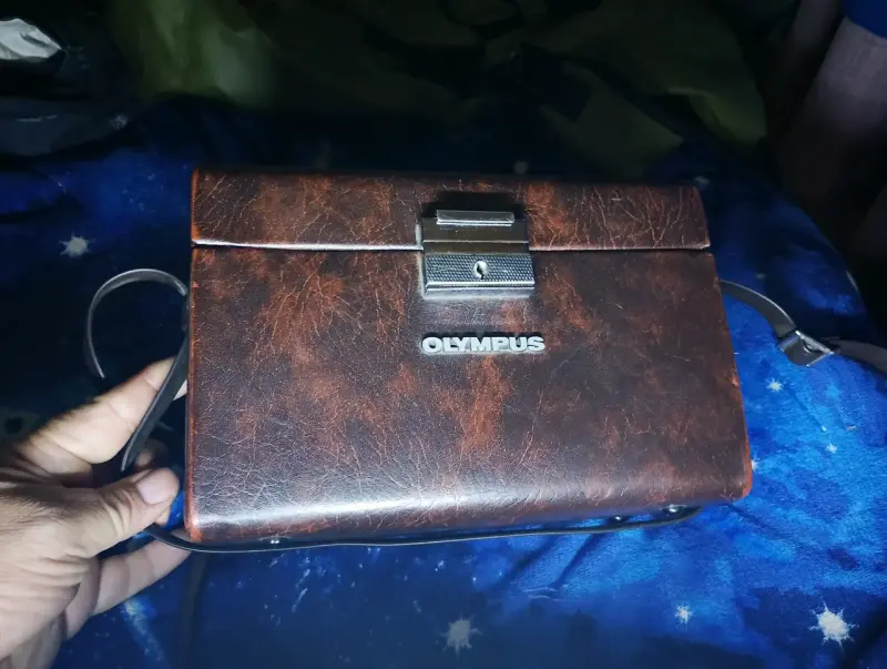 Estuche de cuero vintage Olympus para cámara - 4