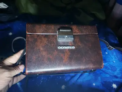 Estuche de cuero vintage Olympus para cámara - miniatura 4