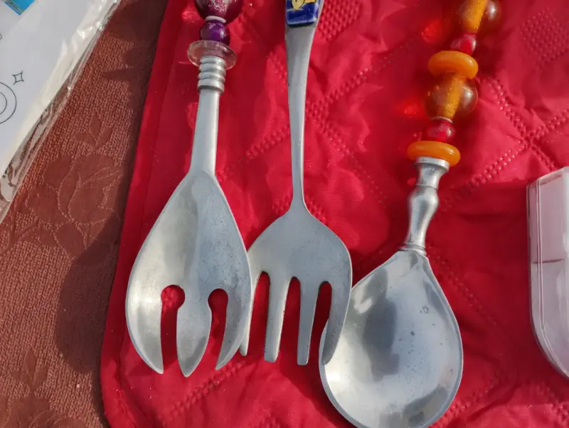 Set de utensilios de cocina con mangos decorativos