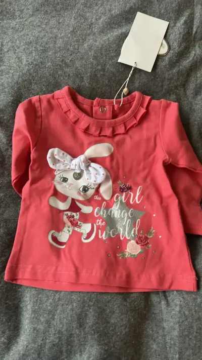 Polera manga larga infantil con diseño de conejo - miniatura 1